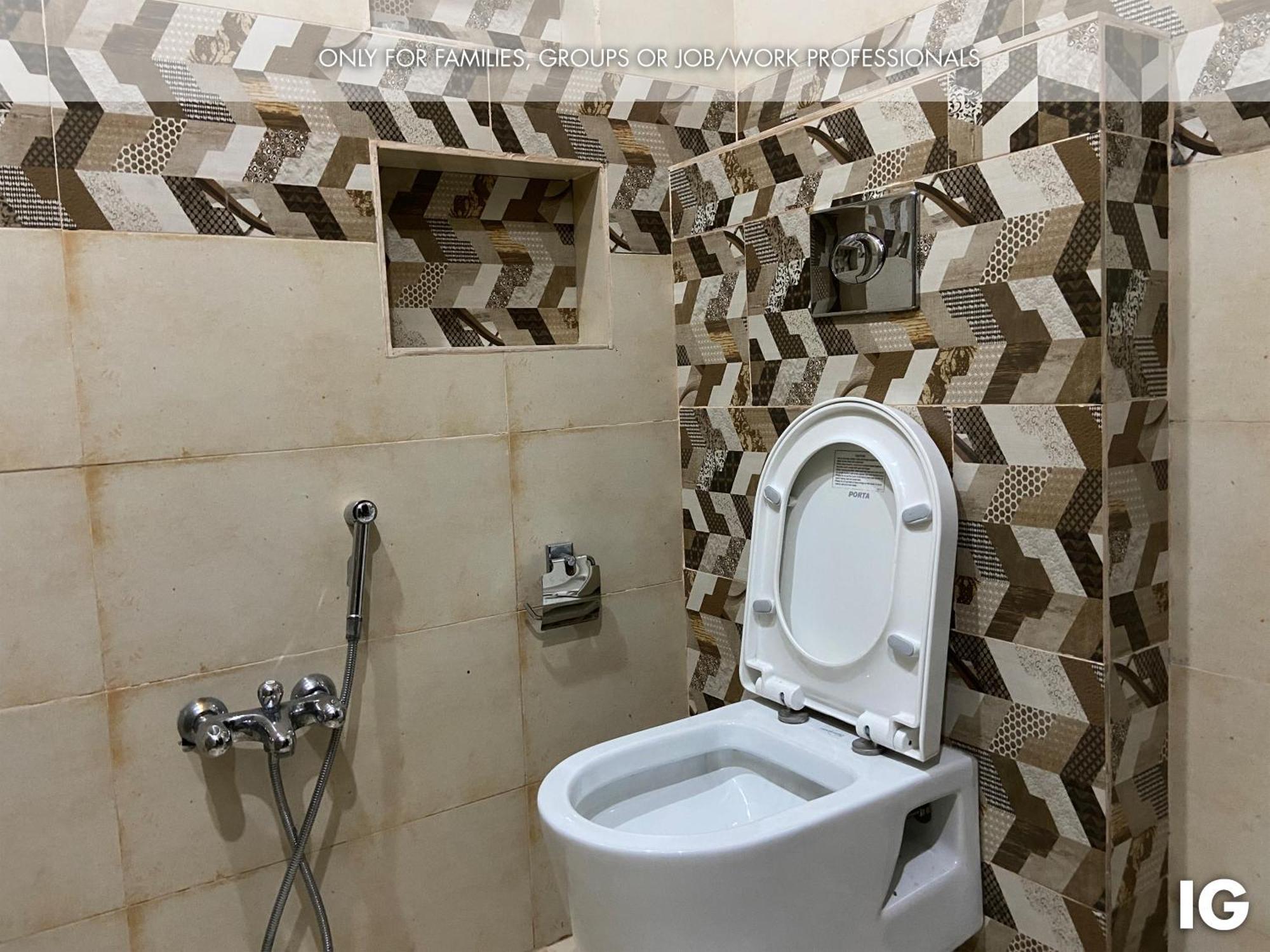 3 Bedroom Furnished Holiday Home Near Valencia Town, Lake City & Ring Road Lahore Esterno foto