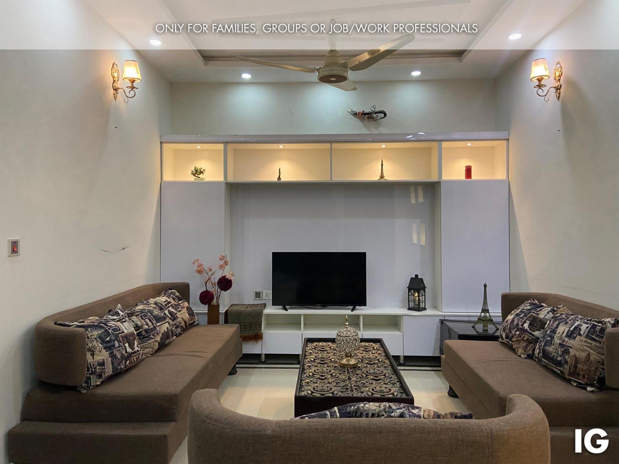 3 Bedroom Furnished Holiday Home Near Valencia Town, Lake City & Ring Road Lahore Esterno foto